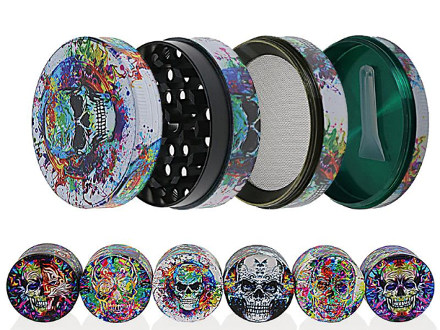Grinder "Skulls" Metall; 6 versch. Motive; 52 x 35 mm; einzeln