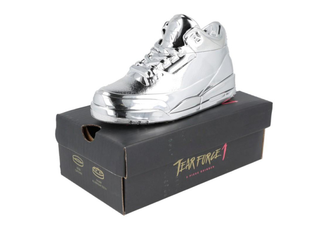 Grinder "Tear Force" Schuh im Karton, 3-tlg., Silber; Länge 15 cm